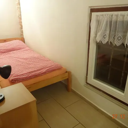 Chalupa-statek Arkada Božanov