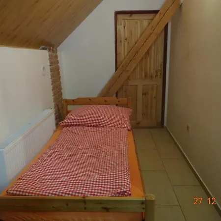 Chalupa-statek Arkáda Božanov