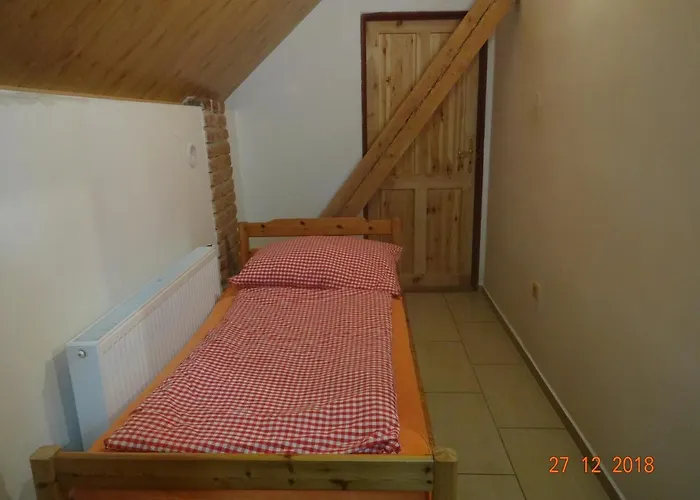 Chalupa-statek Arkada Božanov